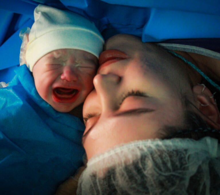 découvrez nos conseils et techniques pour bien vous préparer à l’accouchement, gérer le stress et vivre sereinement chaque étape de la naissance.