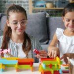 L'apprentissage par le jeu chez les tout-petits découvrez l'apprentissage basé sur le jeu : une méthode ludique et efficace qui favorise le développement des compétences, la créativité et l’engagement des enfants tout en leur permettant d’apprendre naturellement.