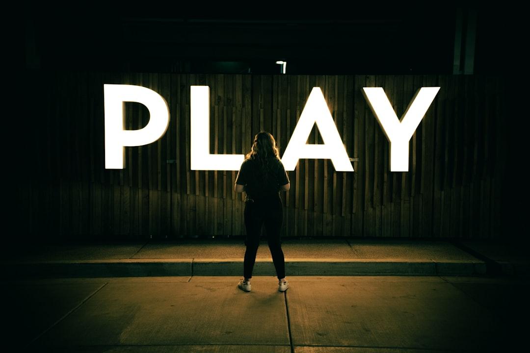 découvrez comment l'apprentissage par le jeu favorise le développement des enfants, stimule leur créativité et renforce leurs compétences essentielles, tout en rendant l'éducation ludique et engageante.